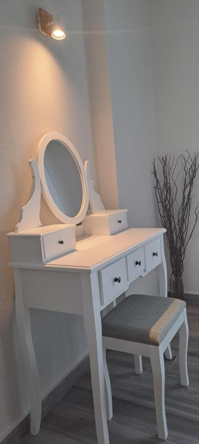 Sundial House Apartman Guviá Kültér fotó